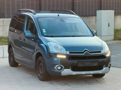 Gebraucht Citroën Berlingo XTR 114 PS (83 kW) 2012 Blau Van / Kleinbus