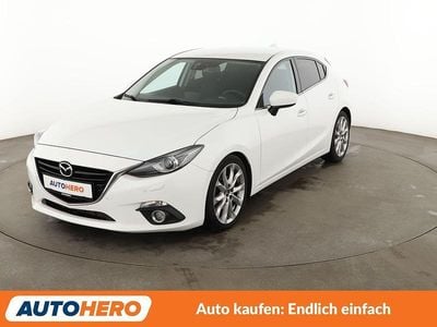 Weiß Gebraucht 2016 Mazda 3 Sports-Line Limousine | 12.990 € (Teuer)