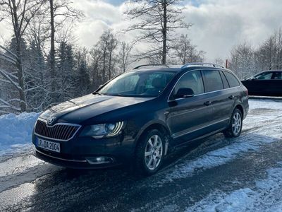 gebraucht Skoda Superb L&K 2.0TDI Tanken und Fahren