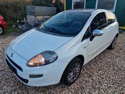 Gebraucht Fiat Punto Pop 69 PS (50 kW) 2013 Weiß Kleinwagen