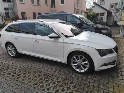 Gebraucht Skoda Superb Style 190 PS (139 kW) 2019 Weiß Kombi
