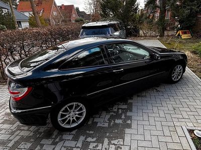 Gebraucht Mercedes C220 150 PS (110 kW) 2007 Schwarz Coupé