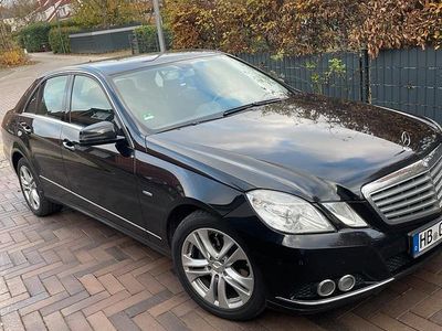 Gebraucht Mercedes E220 170 PS (125 kW) 2010 Schwarz Limousine