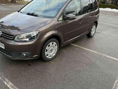 Braun Gebraucht 2012 VW Touran Match Van / Kleinbus | 8.200 € (Fairer Preis)
