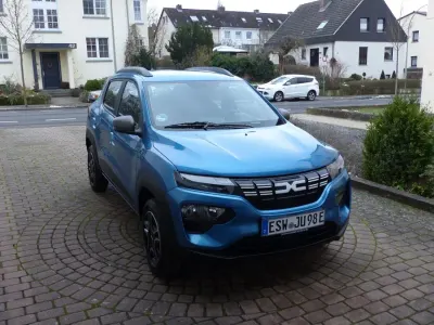 Käytetty Dacia Spring Essentiel 2023 Sininen Viistoperä