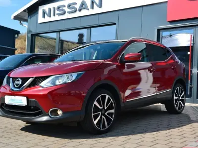 Gebraucht Nissan Qashqai Tekna 110 PS (80 kW) 2016 Rot SUV