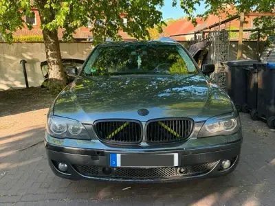 Gebraucht BMW 750 445 PS (327 kW) 2006 Grau Limousine
