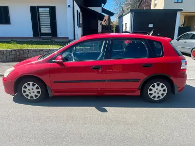 Usata Honda Civic 90 CV (66 kW) 2005 Rosso Utilitaria