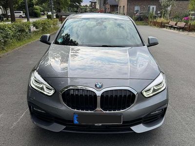 Second-hand BMW 118 Advantage 150 CP (110 kW) 2023 Gri Hatchback