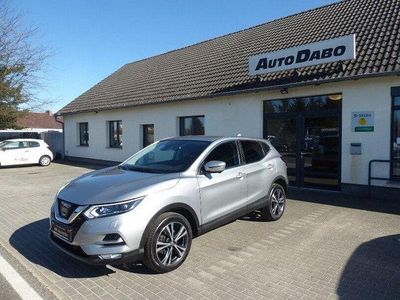 Gebraucht Nissan Qashqai N-Connecta 131 PS (96 kW) 2017 Silber SUV