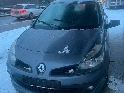 Grau Gebraucht 2007 Renault Clio III Kleinwagen | 900 € (Guter Preis)