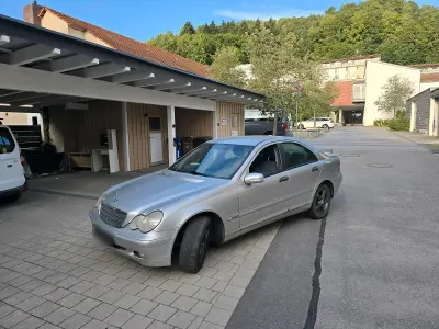 Gebraucht Mercedes C200 120 PS (88 kW) 2003 Silber Limousine
