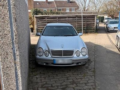 Gebraucht Mercedes CLK230 196 PS (144 kW) 1998 Silber Coupé