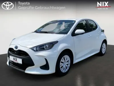 Gebraucht Toyota Yaris Hybrid Basis 116 PS (85 kW) 2022 Schneeweiß Limousine