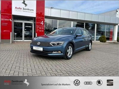 Gebraucht VW Passat Comfortline 190 PS (139 kW) 2018 Harvard blue metallic Kombi