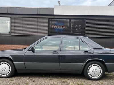 Usata Mercedes 190 109 CV (80 kW) 1991 Nero Berlina