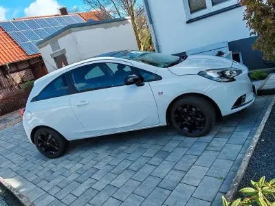 Gebraucht Opel Corsa Color Edition 101 PS (74 kW) 2015 Weiß Kleinwagen
