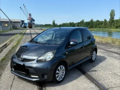 Gebraucht Toyota Aygo Cool 68 PS (50 kW) 2012 Schwarz Kleinwagen