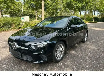 Gebraucht Mercedes A200 Progressive 163 PS (119 kW) 2020 Schwarz Limousine