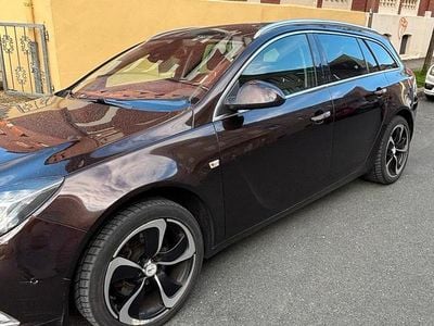 Usado Opel Insignia Innovation 160 HP (117 kW) 2013 Castanho Carrinha