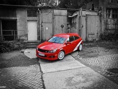 Gebraucht Opel Astra GTC 190 PS (139 kW) 2008 Rot Coupé