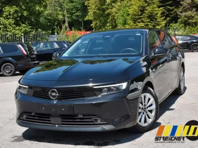 Gebraucht Opel Astra Business Edition 131 PS (96 kW) 2024 Schwarz Kleinwagen
