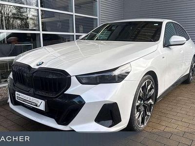 Gebraucht BMW 520 M Sport 197 PS (144 kW) 2025 Mineralweiß metallic Limousine