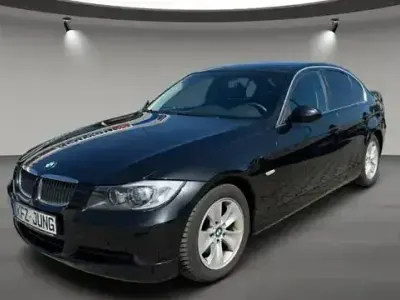 Gebraucht BMW 325 218 PS (160 kW) 2008 Schwarz Limousine