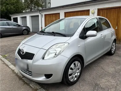 Gebraucht Toyota Yaris 70 PS (51 kW) 2008 Silber Kleinwagen