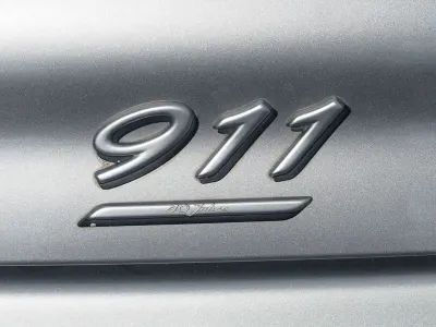 Usata Porsche 911 Carrera 345 CV (253 kW) 2004 Argento Coupé