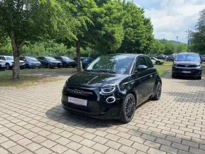 Gebraucht Fiat 500e La Prima 86 kW (118 PS) 2022 Schwarz Limousine