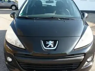 Gebraucht Peugeot 207 Urban Move 95 PS (69 kW) 2010 Schwarz Limousine