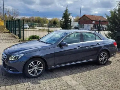 Gebraucht Mercedes E220 Edition 170 PS (125 kW) 2013 Grau Limousine