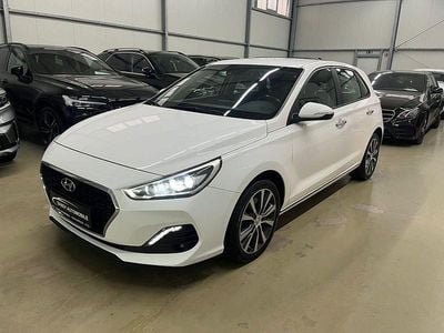 Gebraucht Hyundai i30 136 PS (100 kW) 2019 Polar white / sol Limousine
