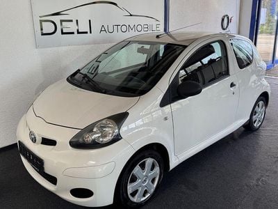 Gebraucht Toyota Aygo Basis 68 PS (50 kW) 2011 Weiß Kleinwagen