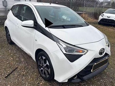 Gebraucht Toyota Aygo X-play 72 PS (52 kW) 2021 Weiß Kleinwagen