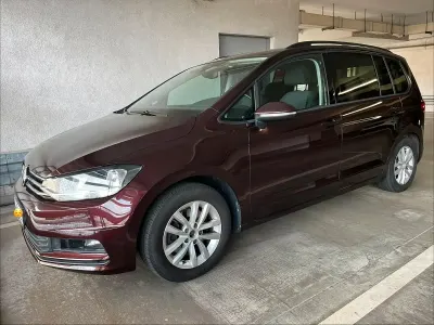 Gebraucht VW Touran Comfortline 150 PS (110 kW) 2018 Rot Van / Kleinbus