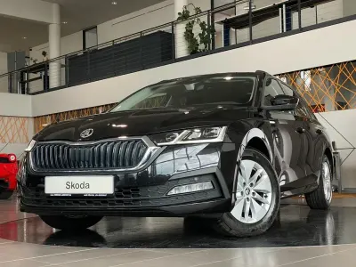 Używany Skoda Octavia Ambition 150 KM (110 kW) 2023 Czarny Kombi