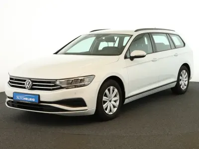 Gebraucht VW Passat 150 PS (110 kW) 2023 Gletscherweiss metallic Kombi