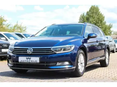 Gebraucht VW Passat 190 PS (139 kW) 2019 Blau (metallic) Kombi