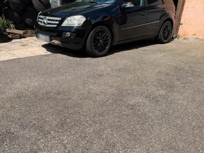 Gebraucht Mercedes ML320 224 PS (164 kW) 2006 Schwarz SUV