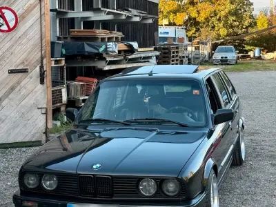Gebraucht BMW 320 167 PS (122 kW) 1990 Schwarz Kombi
