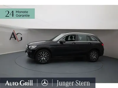 Gebraucht Mercedes GLC300 211 PS (155 kW) 2021 Unilack schwarz uni SUV