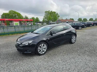 Gebraucht Opel Astra GTC Innovation 165 PS (121 kW) 2011 Schwarz Limousine