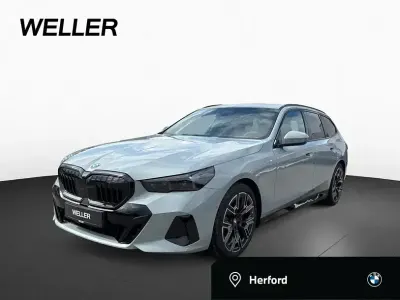 Neu BMW 520 M Sport 197 PS (144 kW) 2025 Brooklyn grau (grau) Kombi