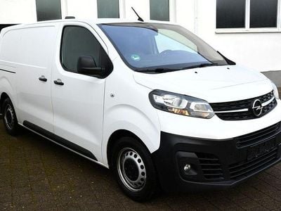 Weiß Gebraucht 2021 Opel Vivaro Van / Kleinbus | 11.280 €