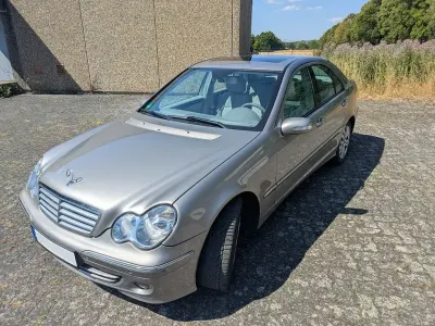 Gebraucht Mercedes C230 Elegance 204 PS (150 kW) 2006 Beige Limousine