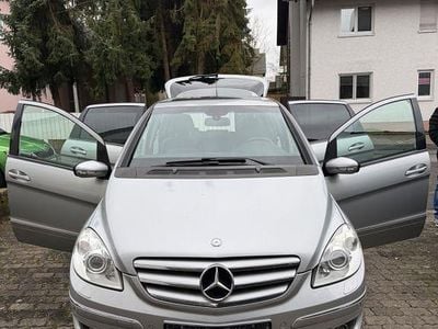 Gebraucht Mercedes B200 140 PS (102 kW) 2006 Silber Van / Kleinbus