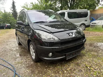 Gebraucht Peugeot 1007 Premium 73 PS (53 kW) 2006 Schwarz Van / Kleinbus