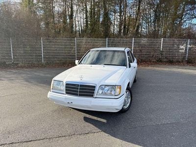 Gebraucht Mercedes E320 220 PS (161 kW) 1995 Weiß Limousine